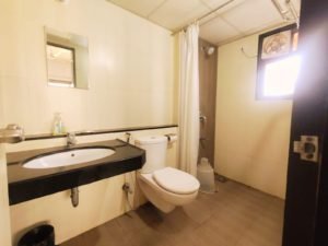 serviced apartments in hinjewadi bathroom full